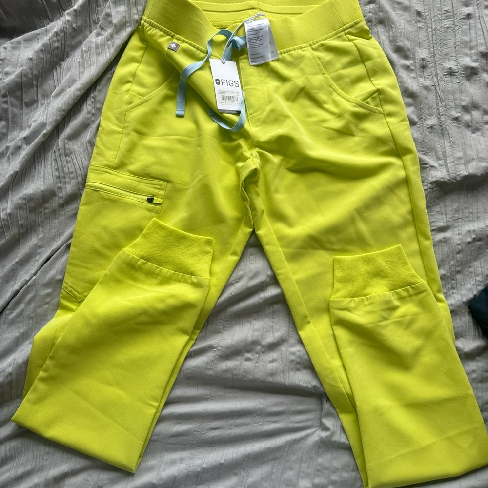 Figs Joggers in Neon Yellow